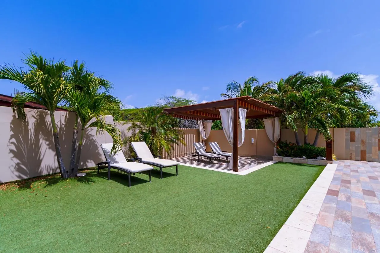 Topaz 8 Palm Beach